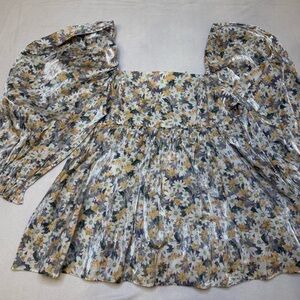 NWT Floral Puff Sleeve Top by Storia |‎ Size S